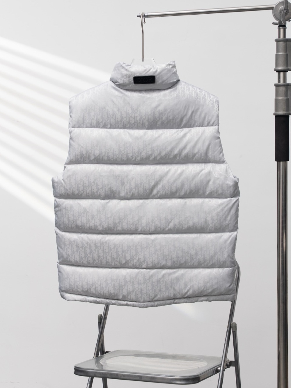 Dior White Quilted Jacquard Puffer Vest❤️
